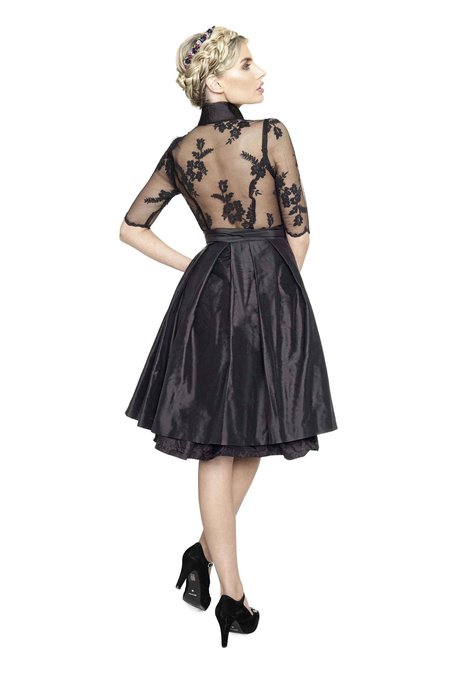 Dirndl Schwarze Magie 4 Dirndl Schwarze Magie – Bild 2