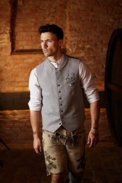 Trachtenweste Distorted People W10 10 Trachtenweste Distorted People W10 -Trachten Verkauf 794F9F582AEA42BDCCD082DCA2BC25DE